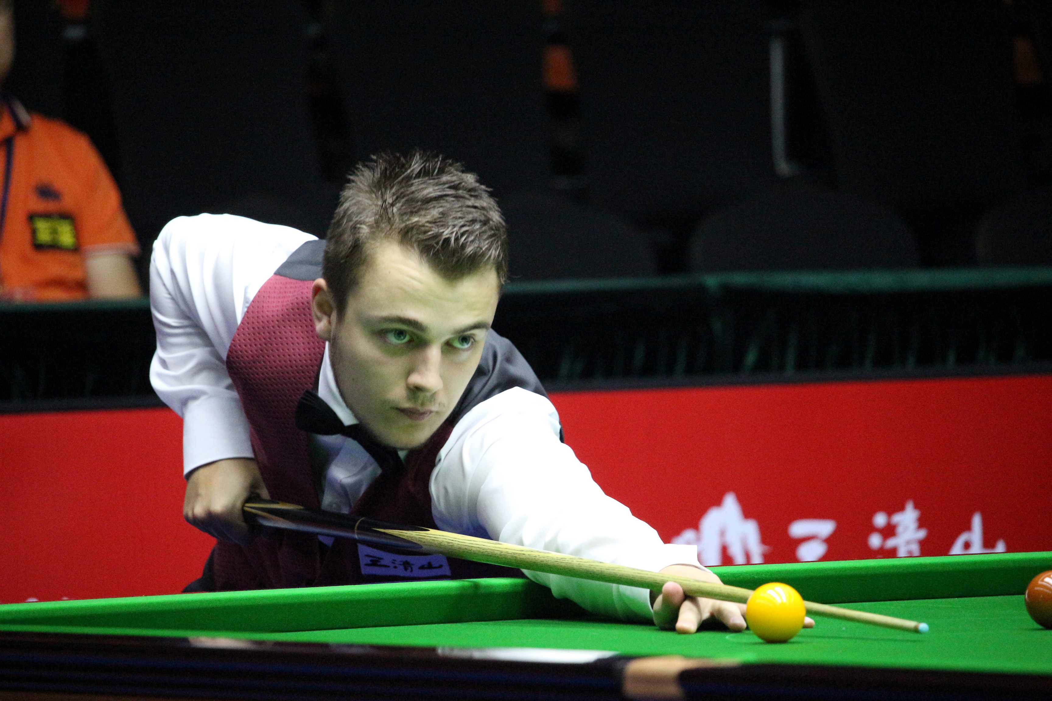 人晋级总决 人晋级总决