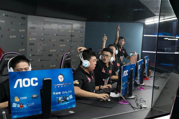 蒂采取了谨 蒂采取了谨